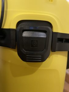 Kärcher WD 3 V-17/4/20 Nass-Trockensauger Behälterverrieglung von vorne