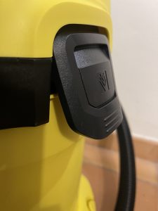 Kärcher WD 3 V-17/4/20 Nass-Trockensauger geöffnete Behälterverriegelung