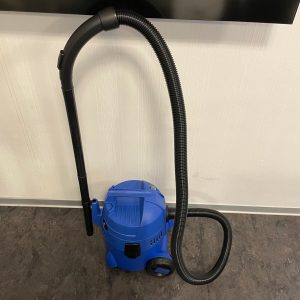 Nilfisk Buddy II Nass-Trockensauger montiert