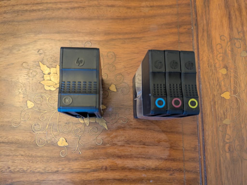 Patronen des HP OfficeJet Pro 9730e Multifunktionsdruckers von vorne