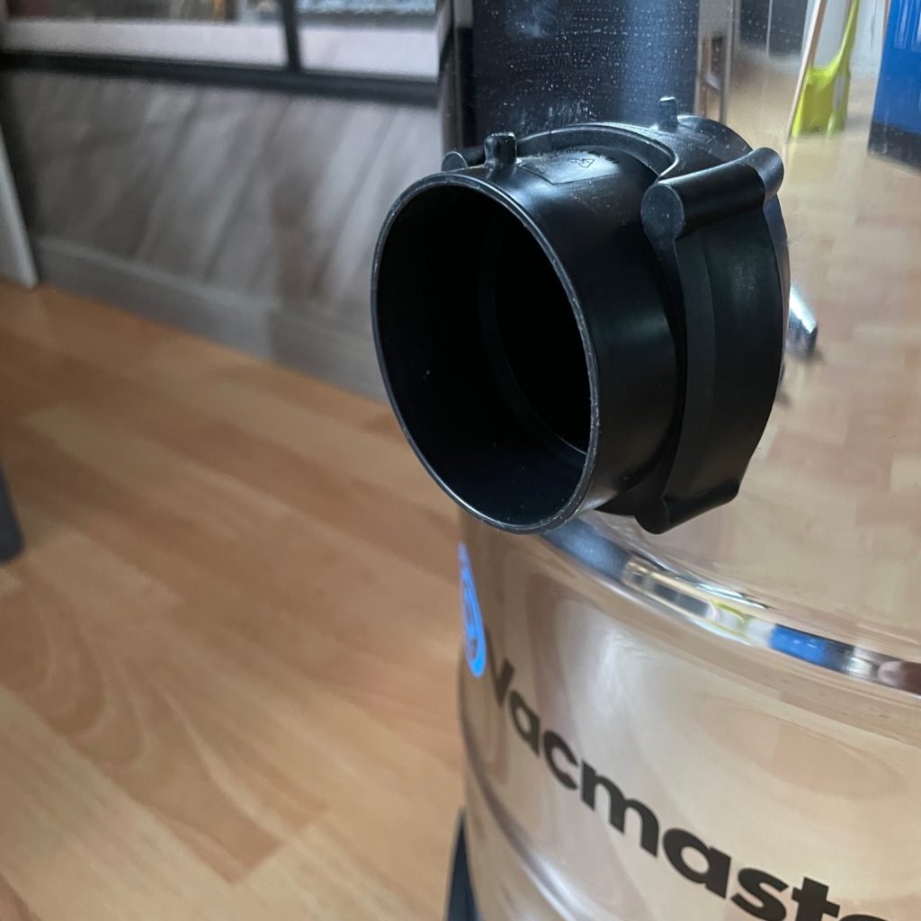 Vacmaster VQ1530SFDC Nass-Trockensauger Schlauchanschluss