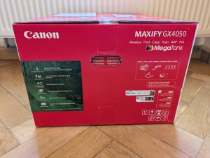 Verpackung des Canon Maxify GX4050 Multifunktionsdruckers von rechts