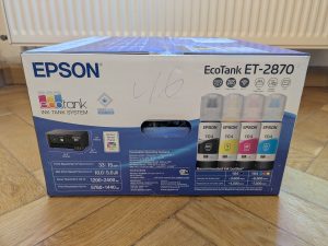 Verpackung des Epson EcoTank ET-2870 Multifunktionsdruckers von Links