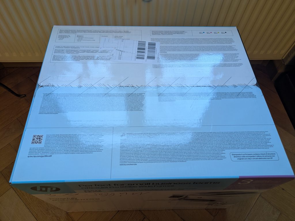 Verpackung des HP OfficeJet Pro 9730e Multifunktionsdruckers von oben