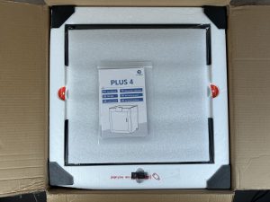 Qidi Plus4 3D-Drucker in der Verpackung 1