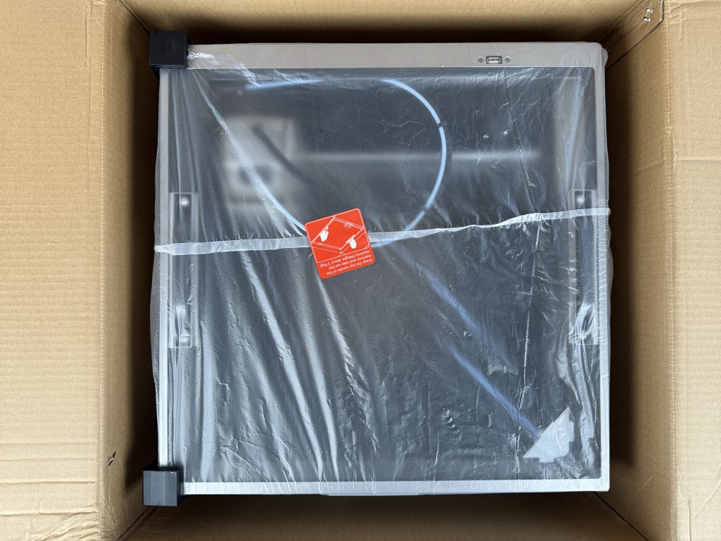 Qidi Plus4 3D-Drucker in der Verpackung 2