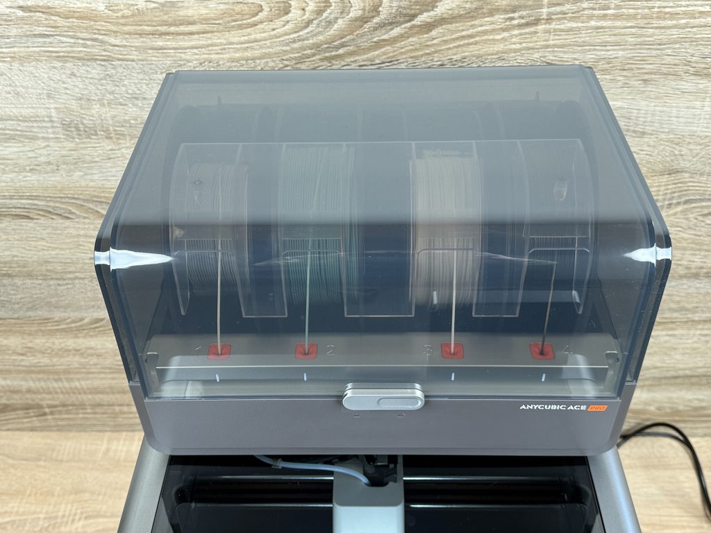 Anycubic Kobra S1 Combo 3D-Drucker ACE Pro mit geschlossenem Deckel