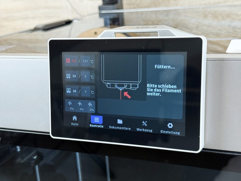 Qidi Plus4 3D-Drucker Laden Filament