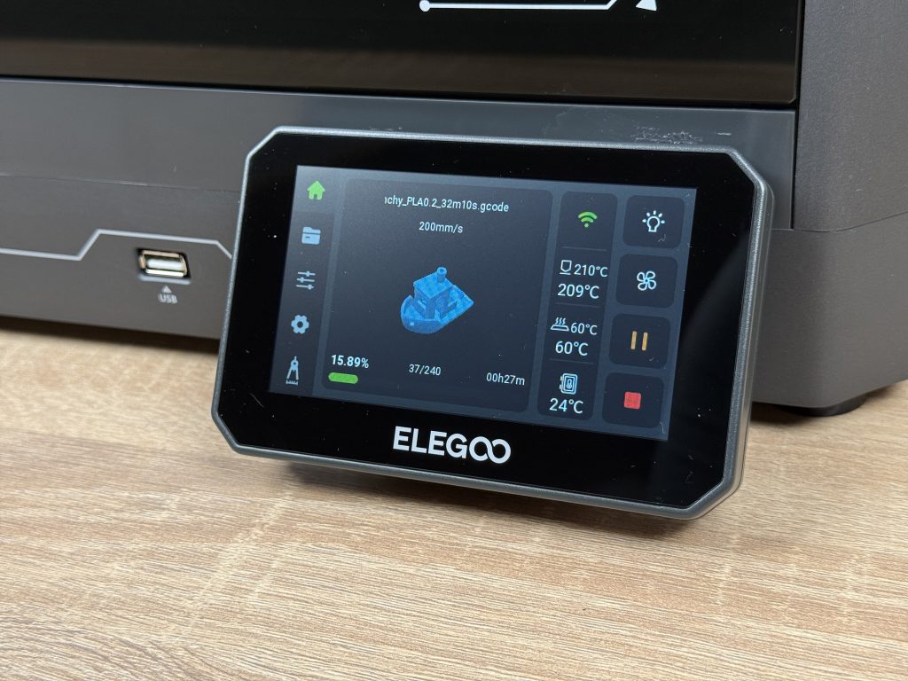 Elegoo Centauri Carbon 3D-Drucker Bildschirm beim Druckvorgang