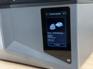 Elegoo Saturn 4 Ultra 3D-Drucker Start des Druckvorgangs