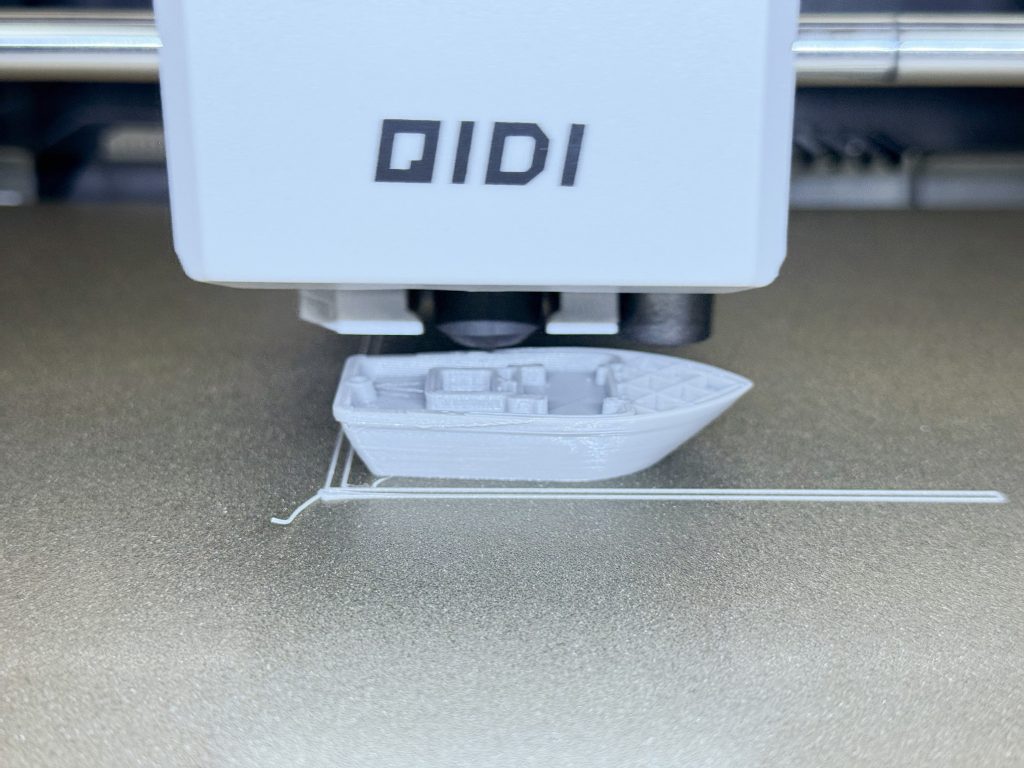 Qidi Plus4 3D-Drucker Druck Benchy 2