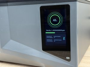 34 Elegoo Saturn 4 Ultra 3D-Drucker während dem Drucken