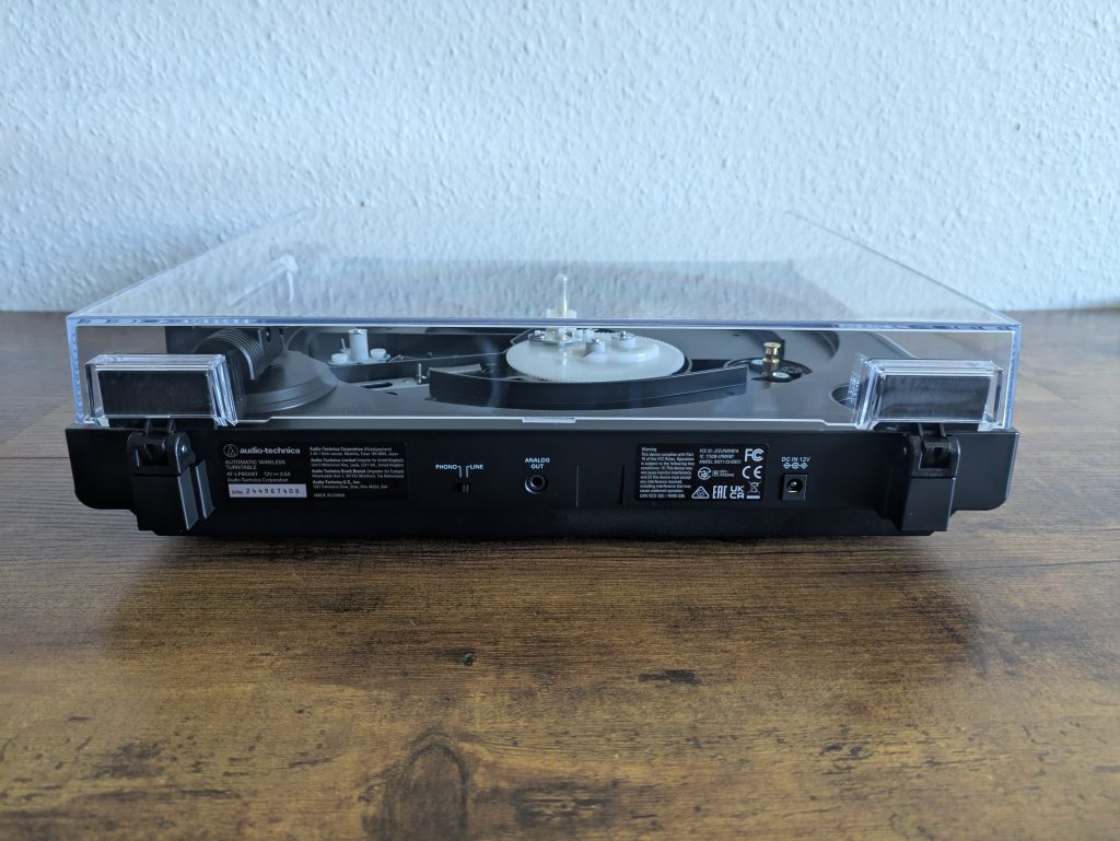 Audio-Technica LP60XBTBK Plattenspieler von hinten