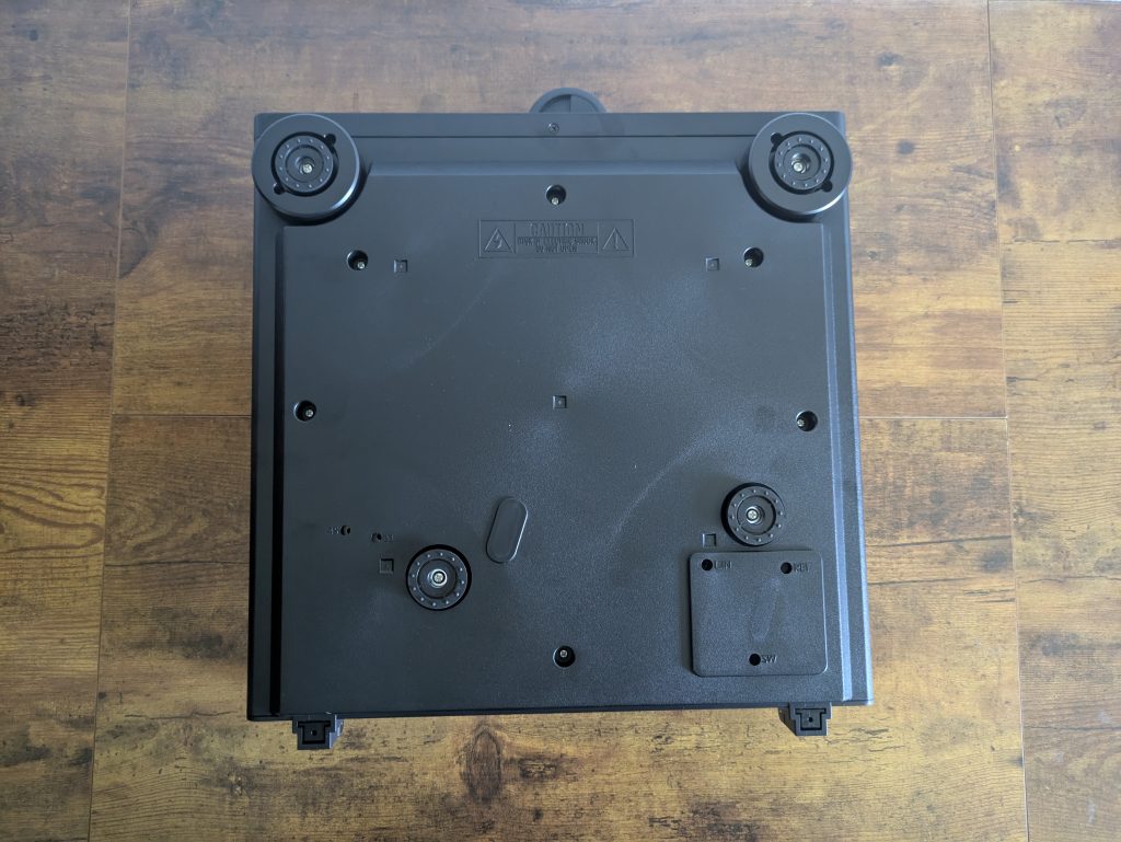 Audio-Technica LP60XBTBK Plattenspieler von unten