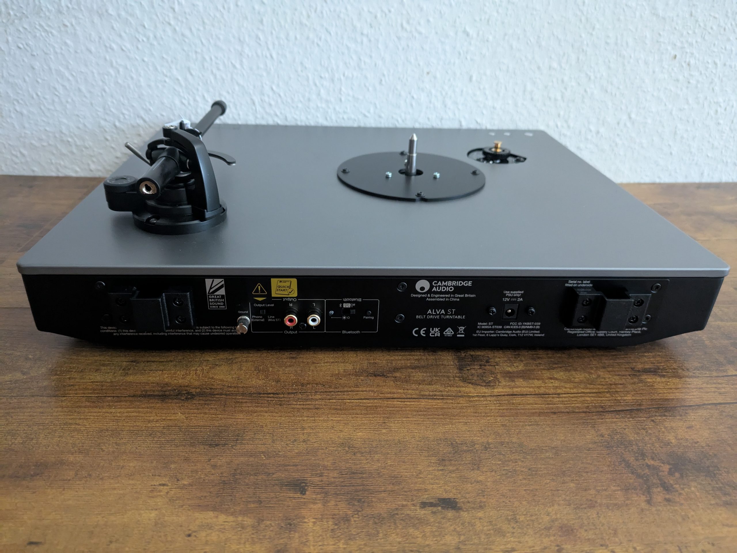Cambridge Audio Alva ST Plattenspieler von hinten