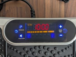 Dislay der WeightWorld Vibrationsplatte