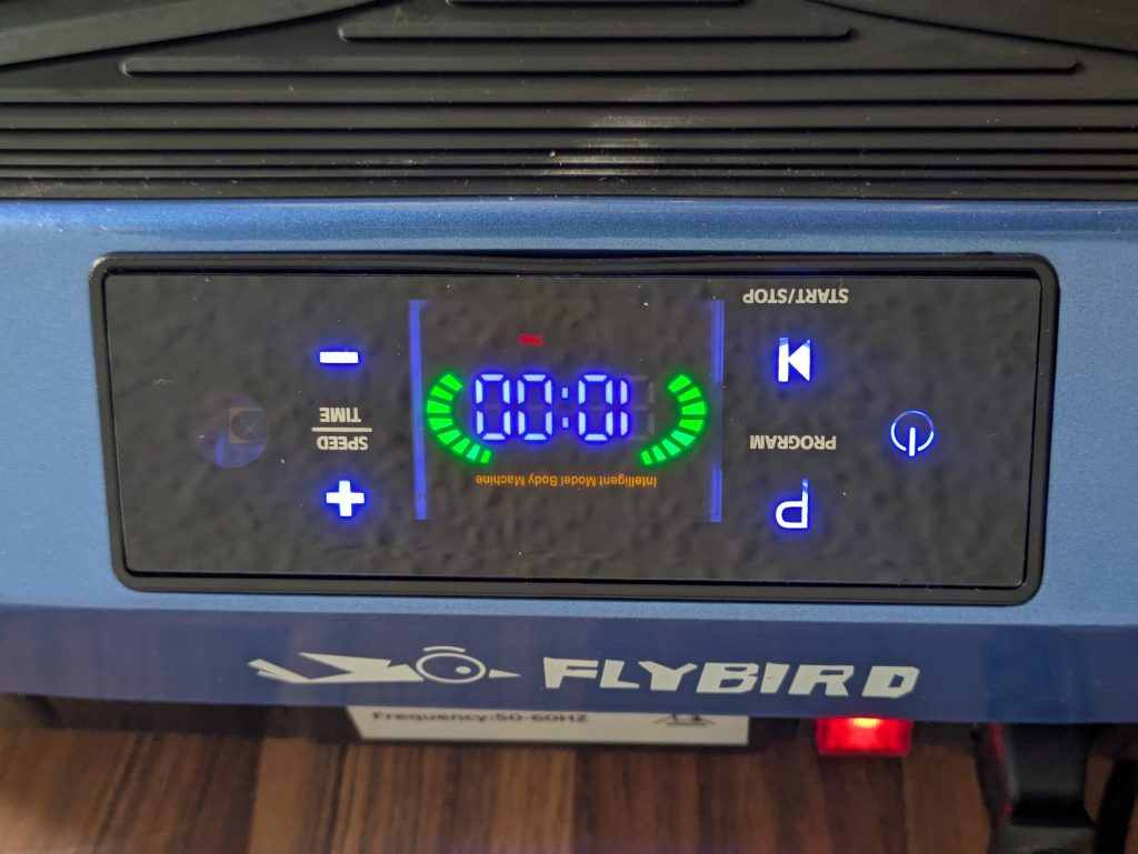 Display der FLYBIRD Mini Vibrationsplatte (2)