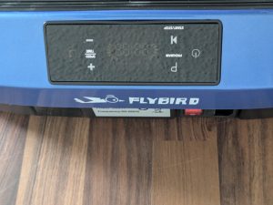 Display der FLYBIRD Mini Vibrationsplatte