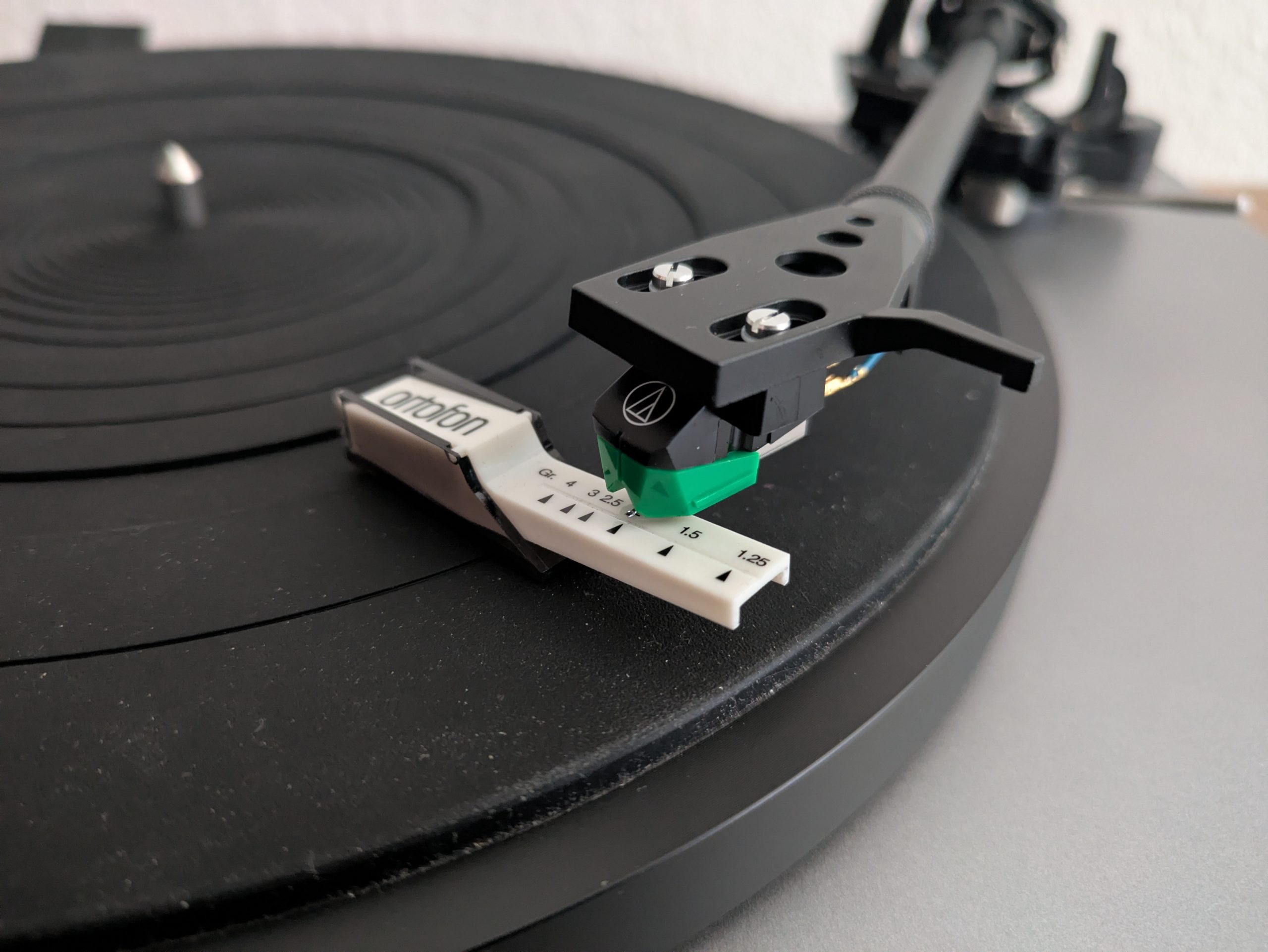 Einstellung des Cambridge Audio Alva ST Plattenspielers