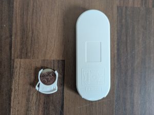 Fernbedienung der FLYBIRD Mini Vibrationsplatte von unten