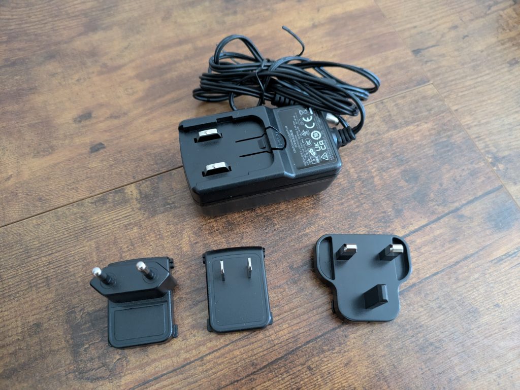 Netzteil des Cambridge Audio Alva ST Plattenspielers