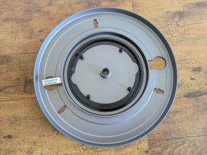 Plattenteller des Blaupunkt TT 200 TX WN Plattenspielers von unten