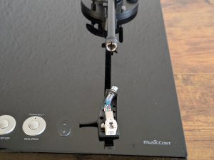 Tonabnehmer des Yamaha Musiccast Vinyl 500 Plattenspielers