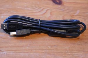 USB-Kabel des Dual DTJ 301.1 Plattenspielers