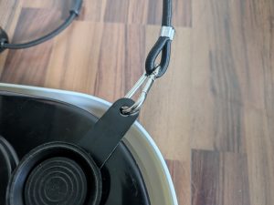 VITALmaxx Basic Vibrationsplatte von unten mit Expandband