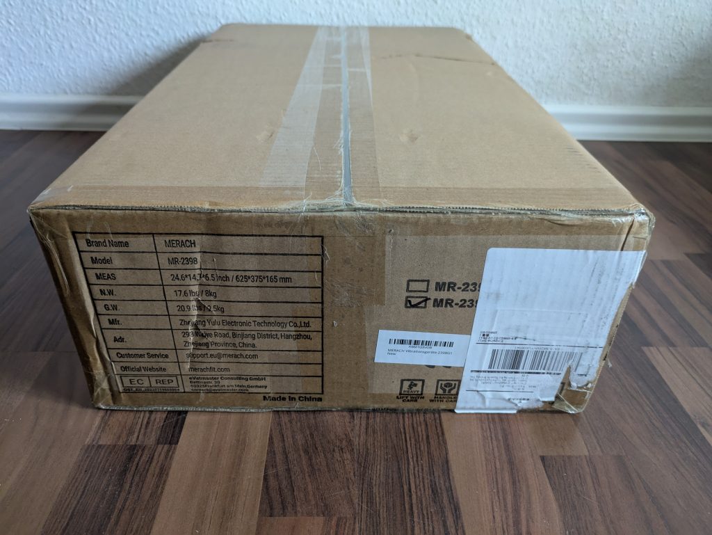 Verpackung der MERACH 2398P1 Vibrationsplatte von der Seite