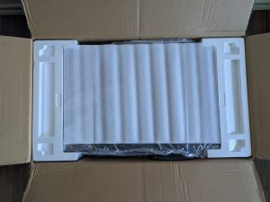 Verpackung der Sportstech sVibe Vibrationsplatte geöffnet