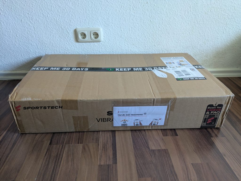 Verpackung der Sportstech sVibe Vibrationsplatte von vorne