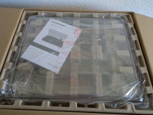 Verpackung des Blaupunkt TT 200 TX WN Plattenspielers geöffnet