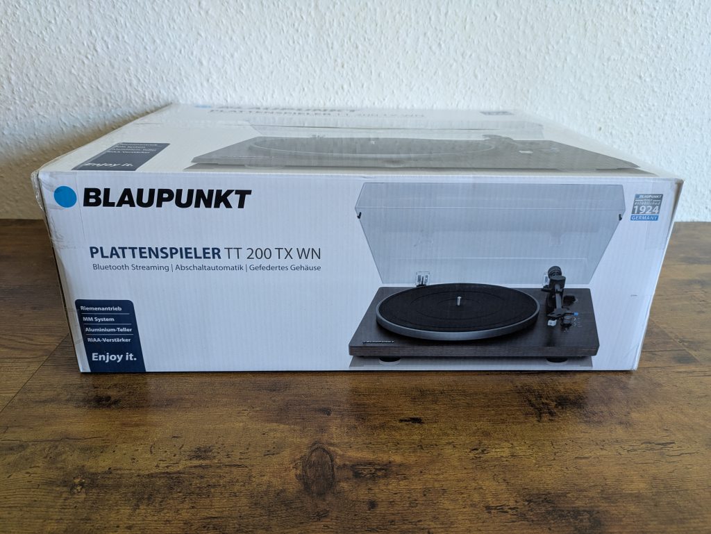 Verpackung des Blaupunkt TT 200 TX WN Plattenspielers von vorne