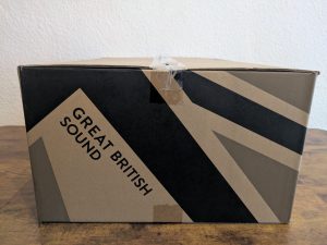 Verpackung des Cambridge Audio Alva ST Plattenspielers von vorne