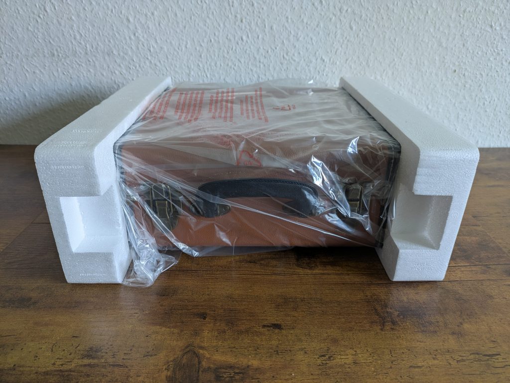 Verpackung des auna Jerry Lee Plattenspielers