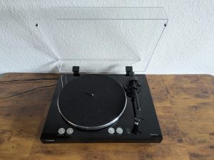 Yamaha Musiccast Vinyl 500 Plattenspieler geöffnet