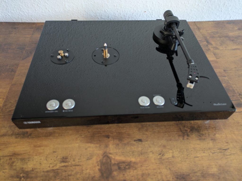 Yamaha Musiccast Vinyl 500 Plattenspieler von vorne