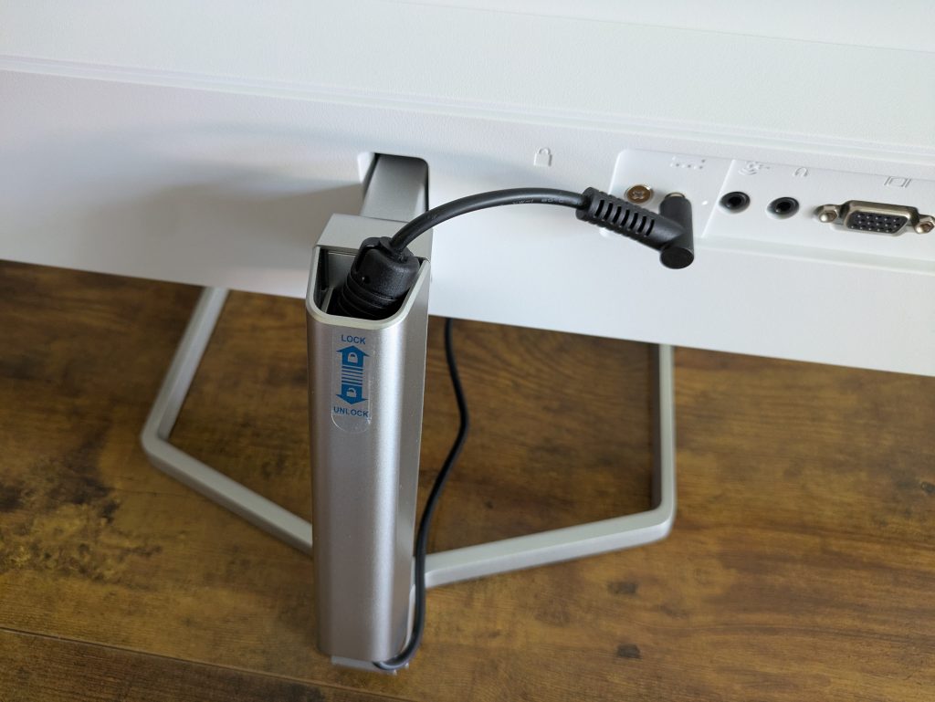 HP Series 5 527sa Monitor von Hinten mit Kabelmanagement
