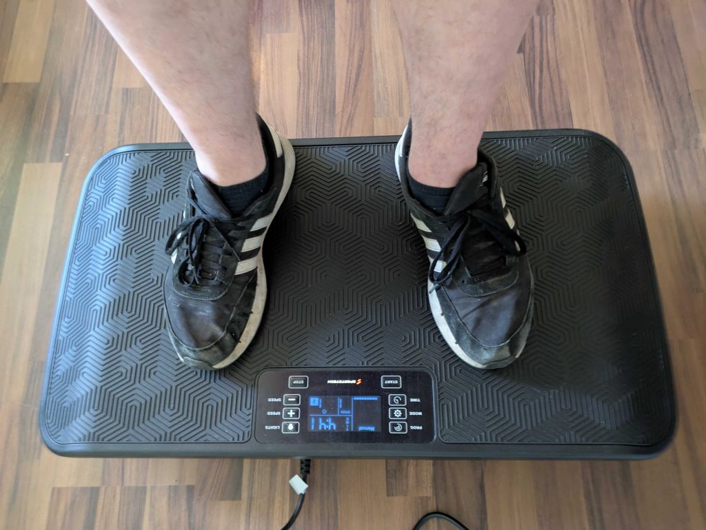 Sportstech sVibe Vibrationsplatte im Betrieb
