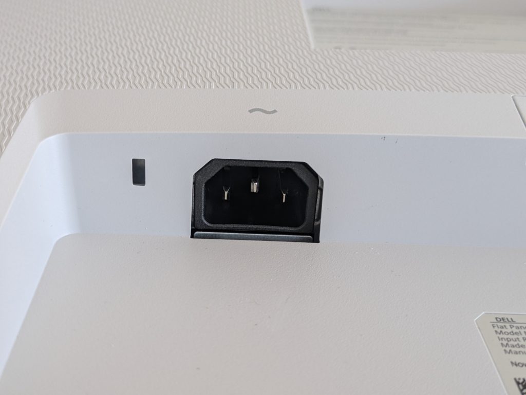 Stromanschluss des Dell S2721QSA Monitors