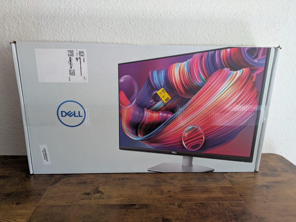 Verpackung des Dell S2721QSA Monitors von vorne