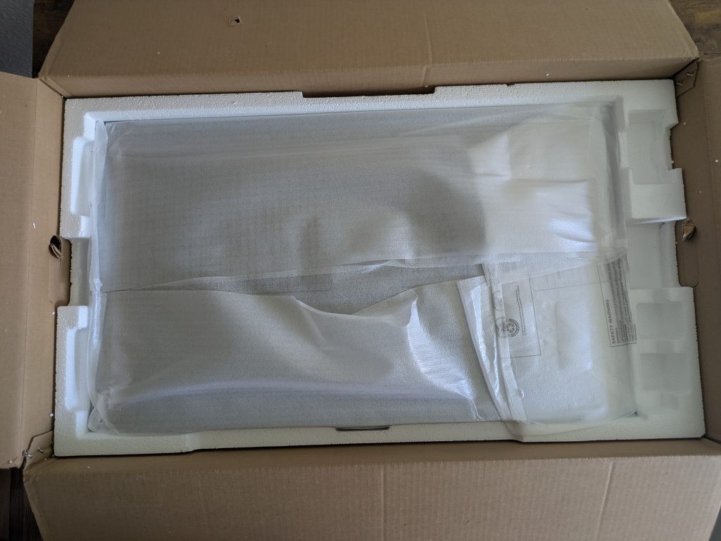 Verpackung des Samsung M5 Smart S32BM500EU Monitors geöffnet (2)