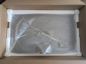 Verpackung des Samsung S36GD Monitors geöffnet