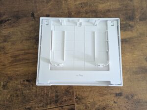 Bildhalterung des GL.iNet GL-B3000 Routers (2)