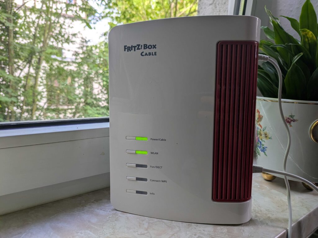FRITZ!Box 6670 Cable Router Titelbild 2