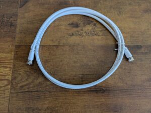 Koaxialkabel des Verpackung des FRITZ!Box 6670 Cable Routers