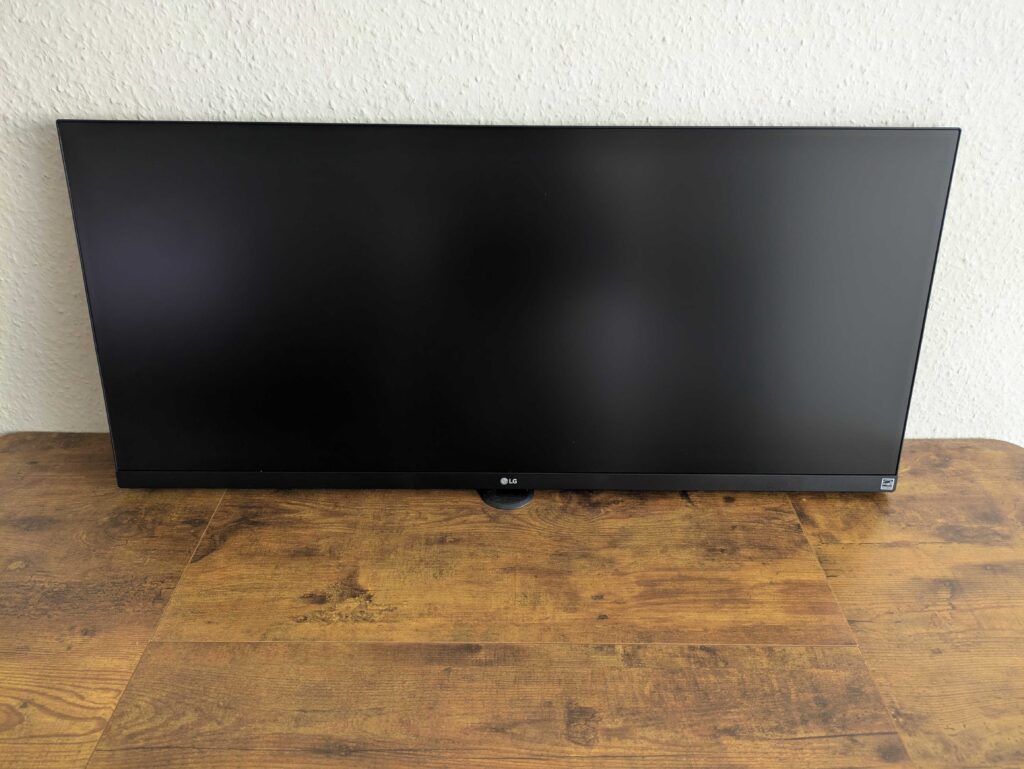 LG Electronics 34WQ500-B UltraWide Monitor von vorne