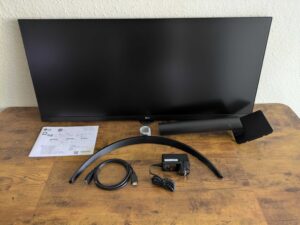 Lieferumfang des LG Electronics 34WQ500-B UltraWide Monitors