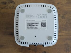 TP Link VX800v Router von unten